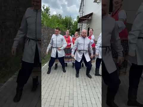 «Есть в Воронеже девчата»Автор слов: Наталия ДудинаАвтор музыки: Олег Куянцев «Есть в Воронеже девчата»Автор слов: Наталия ДудинаАвтор музыки: Олег Куянцев