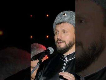 На улице дождик.