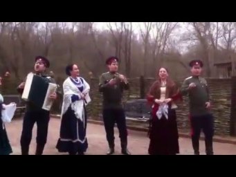 "По Дону гуляет" + "Тряснули чашки-тарелки"